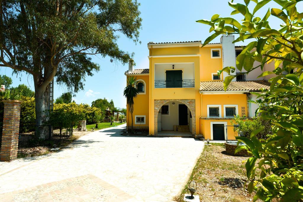 Antonia Beachfront Villa Lefkimmi  Exteriör bild