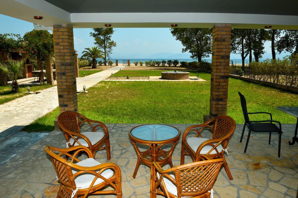 Antonia Beachfront Villa Lefkimmi  Exteriör bild