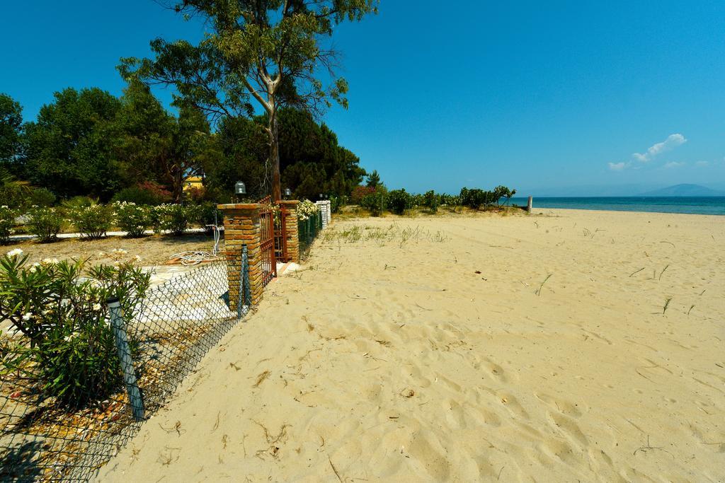 Antonia Beachfront Villa Lefkimmi  Exteriör bild
