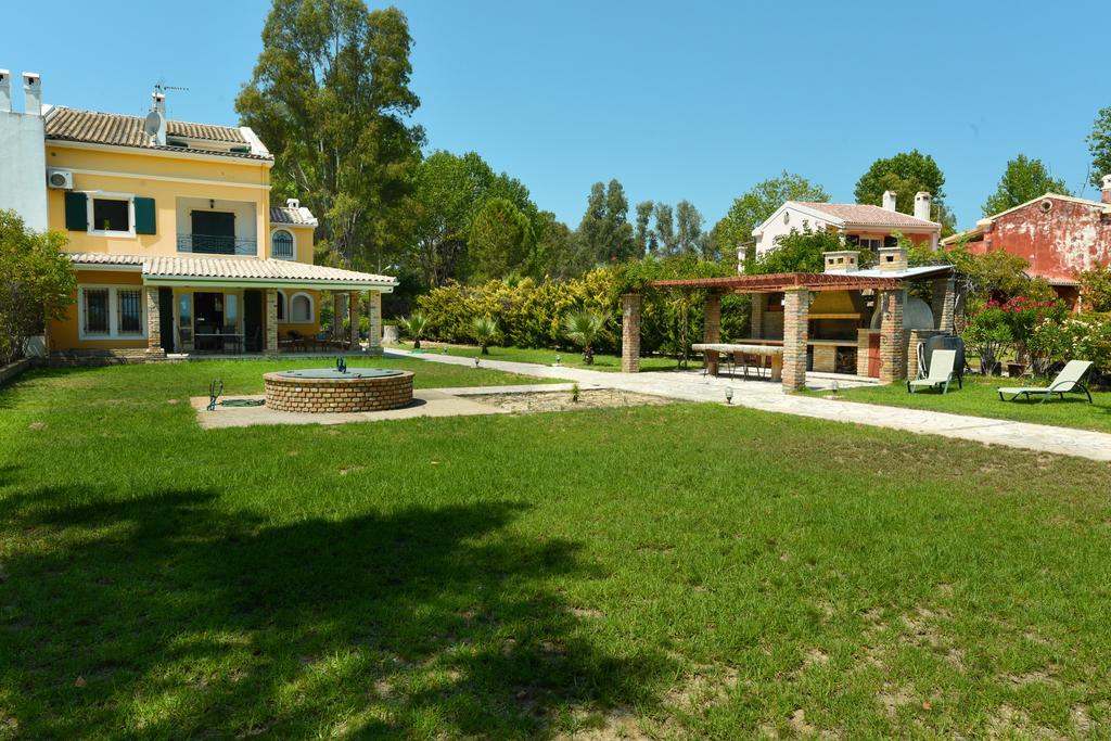 Antonia Beachfront Villa Lefkimmi  Exteriör bild